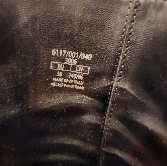 Ankle boots - Picture 3 of 3